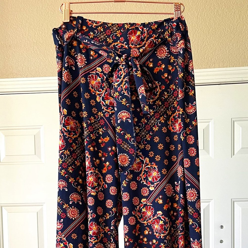 Colorful wide-leg trouser